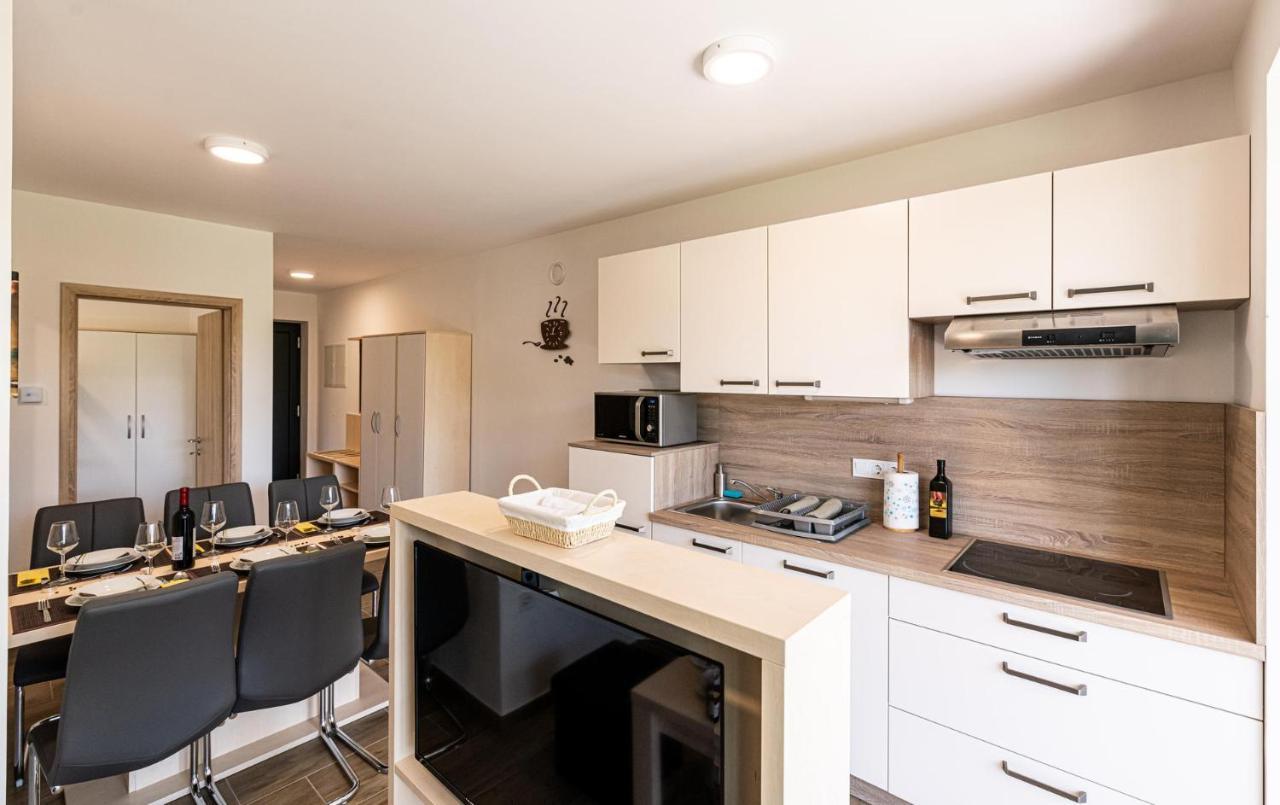Apartmaji Banonia 베라이 외부 사진