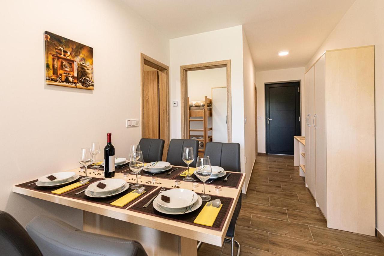 Apartmaji Banonia 베라이 외부 사진